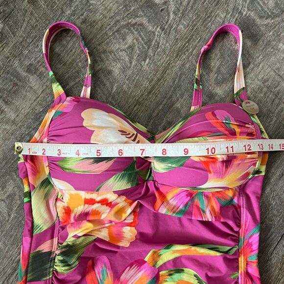 Nip Tuck Multifit Cup Joanne One-Piece Swimsuit- Size 6 - Picture 4 of 7